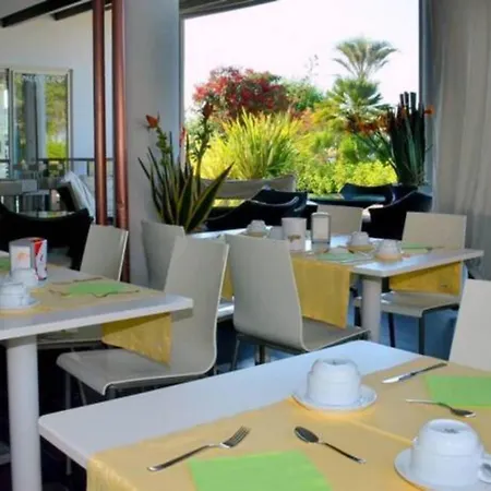 Ocean Breeze Retreat In Apartman